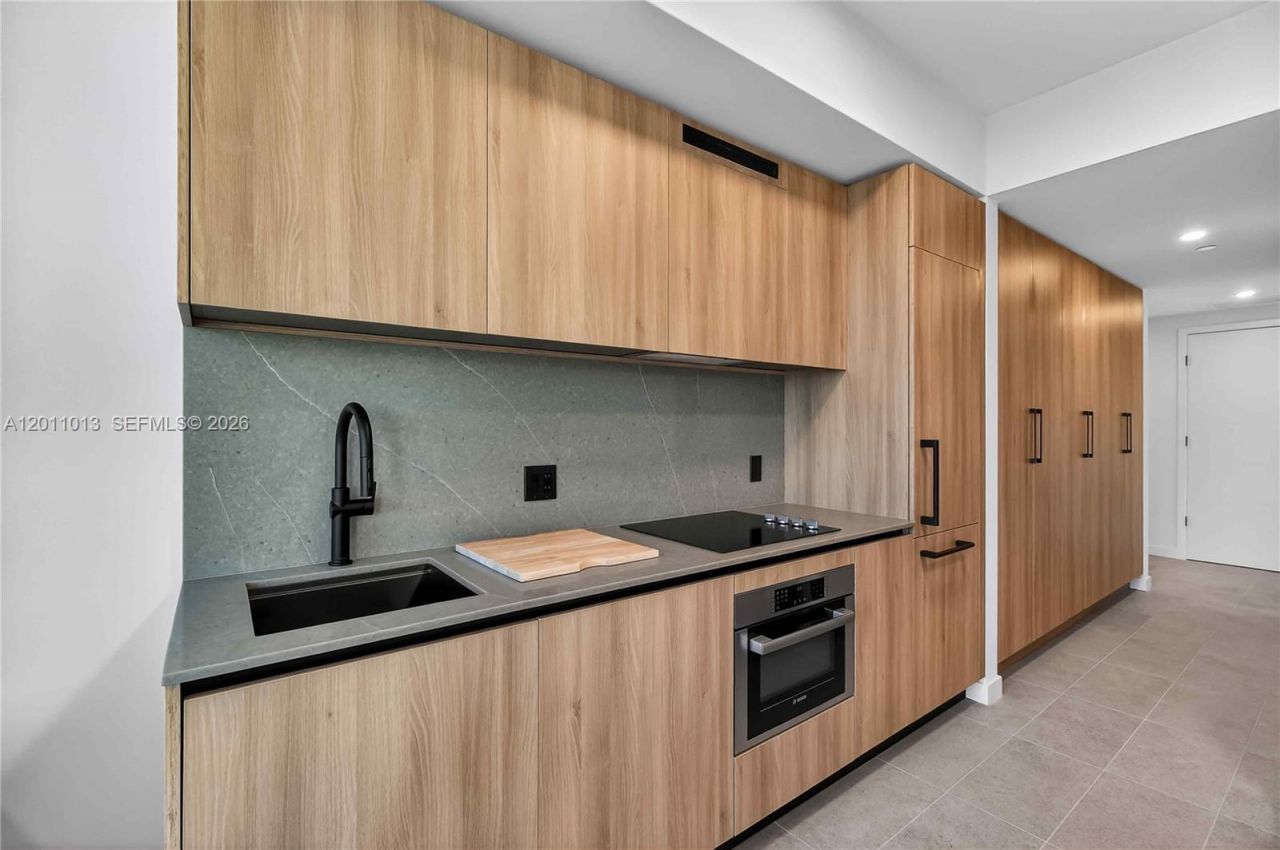 121 NE 5 St , Unit 901A, Miami, FL 33132 Photo