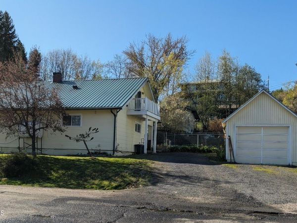 505 S 10th ST, St. Maries, ID 83861
