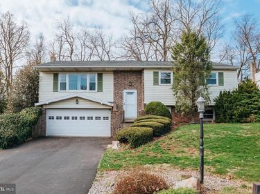 76 SCENIC DRIVE, DENVER, PA 17517
