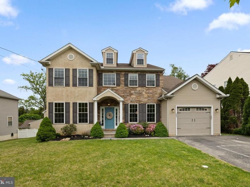 553 Royal Avenue, Havertown, PA 19083 Main Photo
