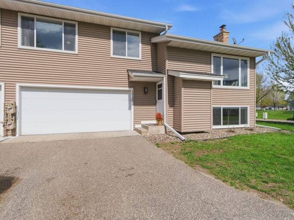 16163 Flagstaff Court S, Rosemount, MN 55068