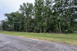 00 Ellis Avenue photo 4