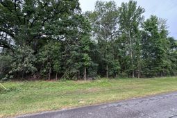 00 Ellis Avenue photo 4