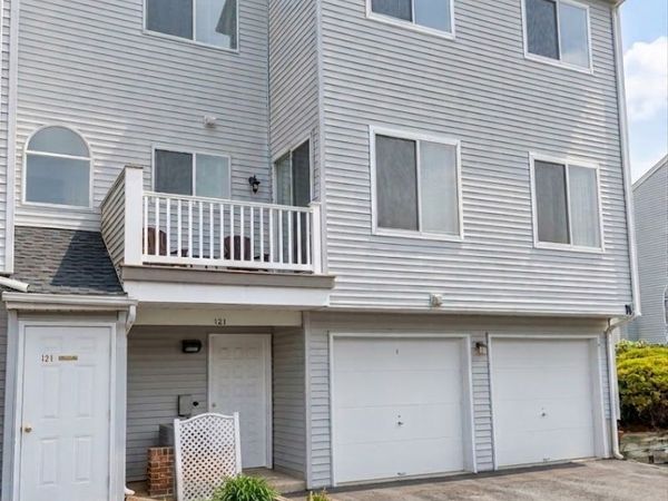121 Staffordshire Common, Unit 121, Wallingford, CT 06492