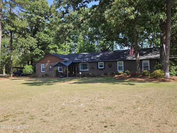 301 Fork Lake Drive , Clinton, NC 28328