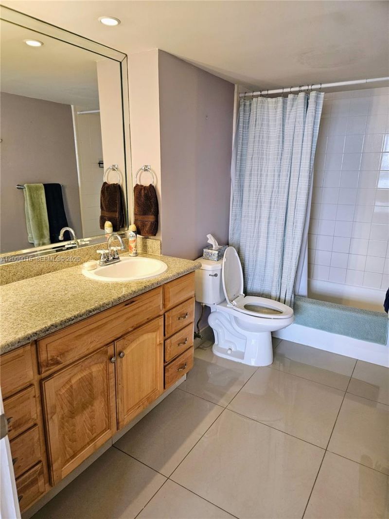 1301 NE Miami Gardens Dr, Unit 726W, Miami, FL 33179 Photo