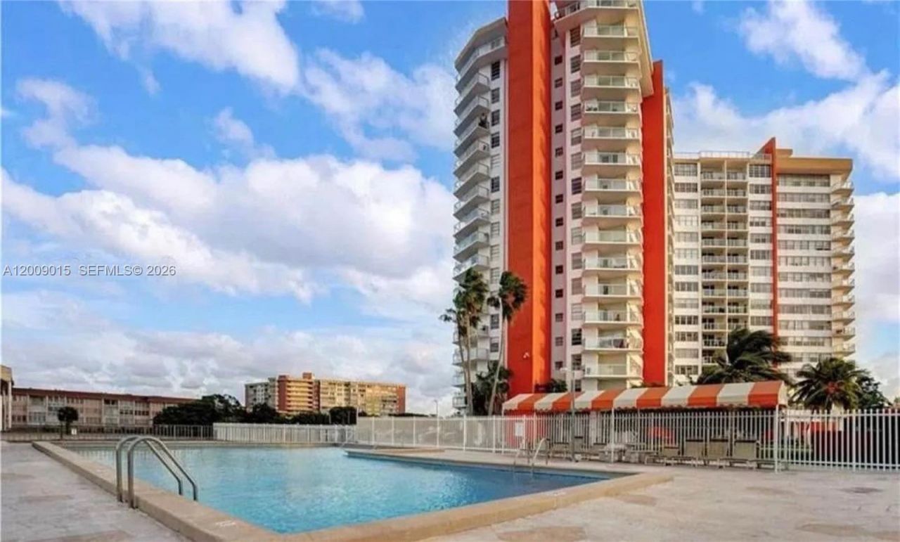 1301 NE Miami Gardens Dr, Unit 726W, Miami, FL 33179 Photo