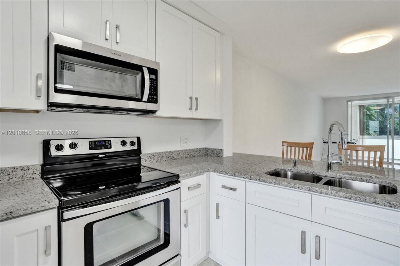 5950 Del Lago Cir , Unit 104, Sunrise, FL 33313 Photo