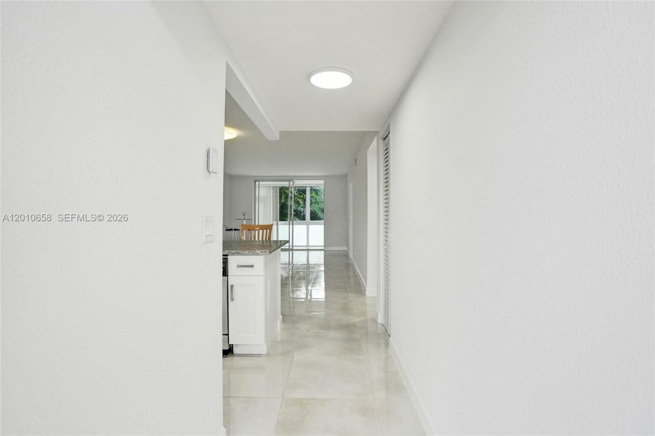 5950 Del Lago Cir , Unit 104, Sunrise, FL 33313 Photo