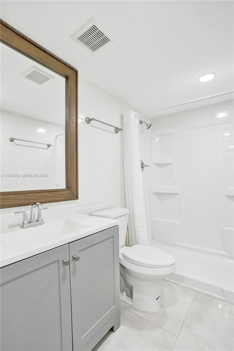 5950 Del Lago Cir , Unit 104, Sunrise, FL 33313 Photo