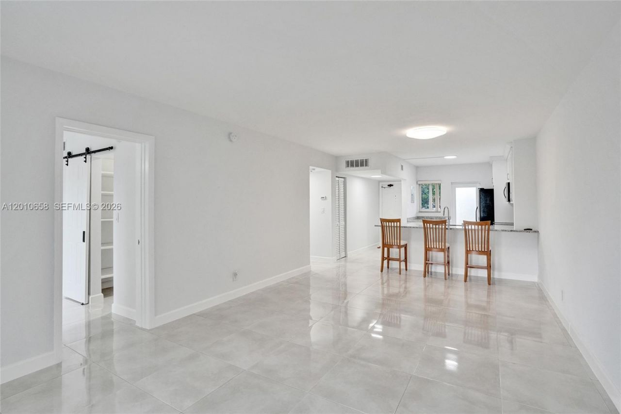 5950 Del Lago Cir , Unit 104, Sunrise, FL 33313 Photo