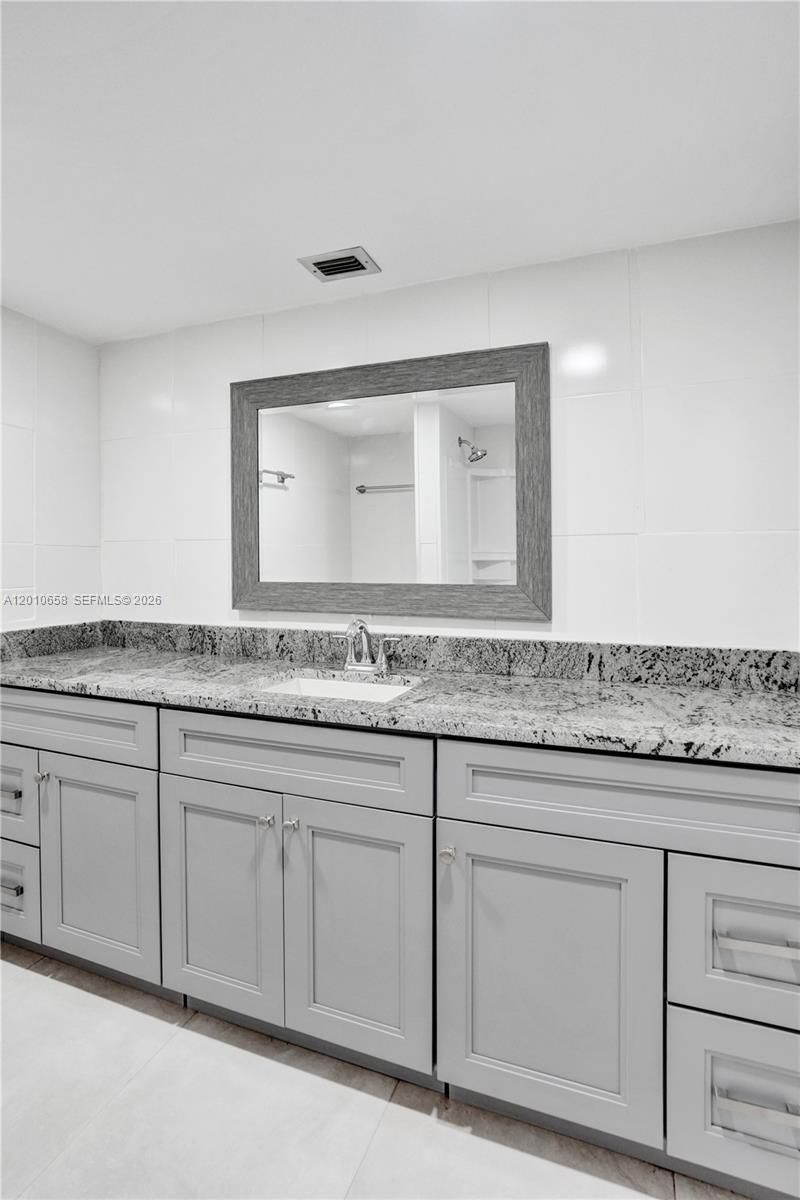 5950 Del Lago Cir , Unit 104, Sunrise, FL 33313 Photo