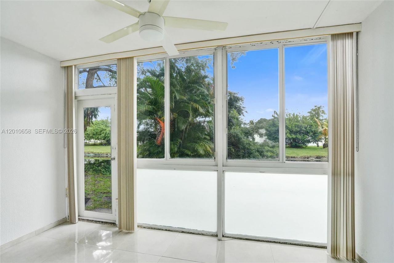 5950 Del Lago Cir , Unit 104, Sunrise, FL 33313 Photo