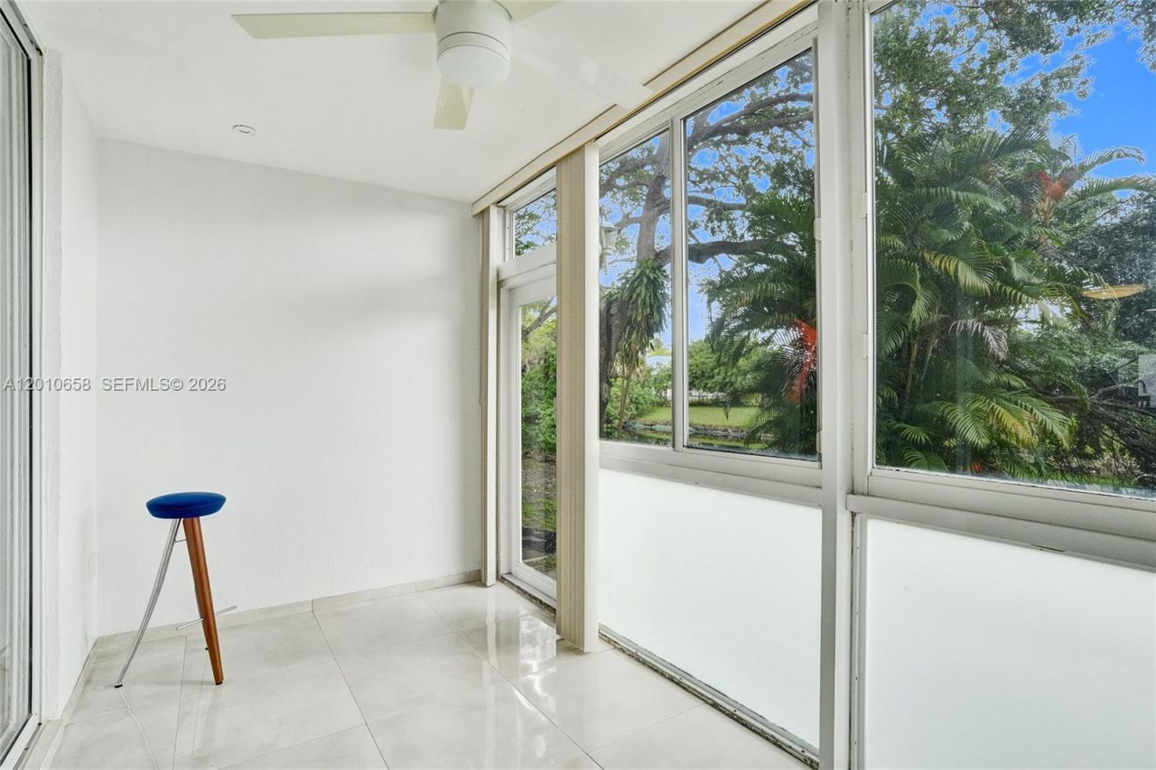 5950 Del Lago Cir , Unit 104, Sunrise, FL 33313 Photo