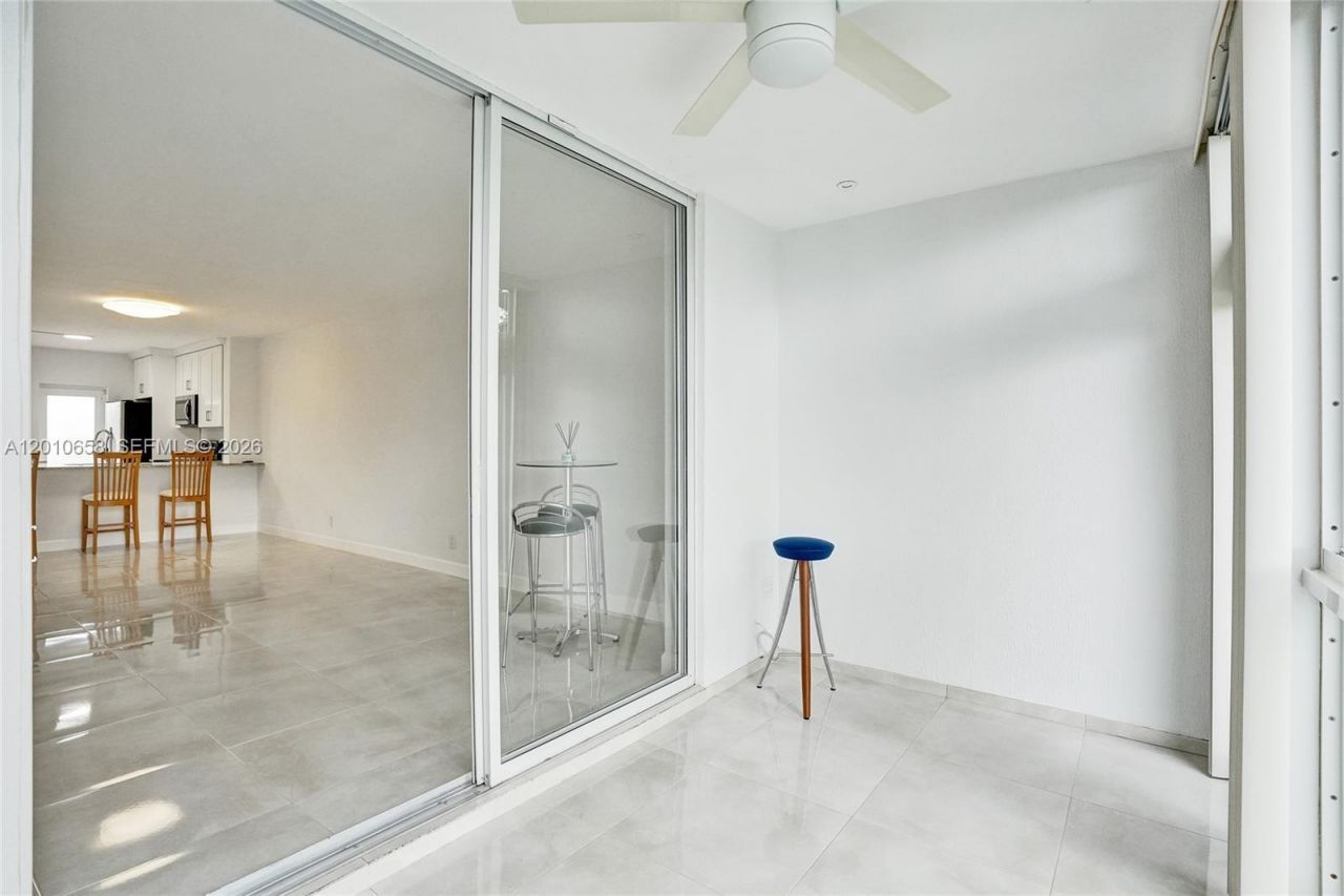 5950 Del Lago Cir , Unit 104, Sunrise, FL 33313 Photo