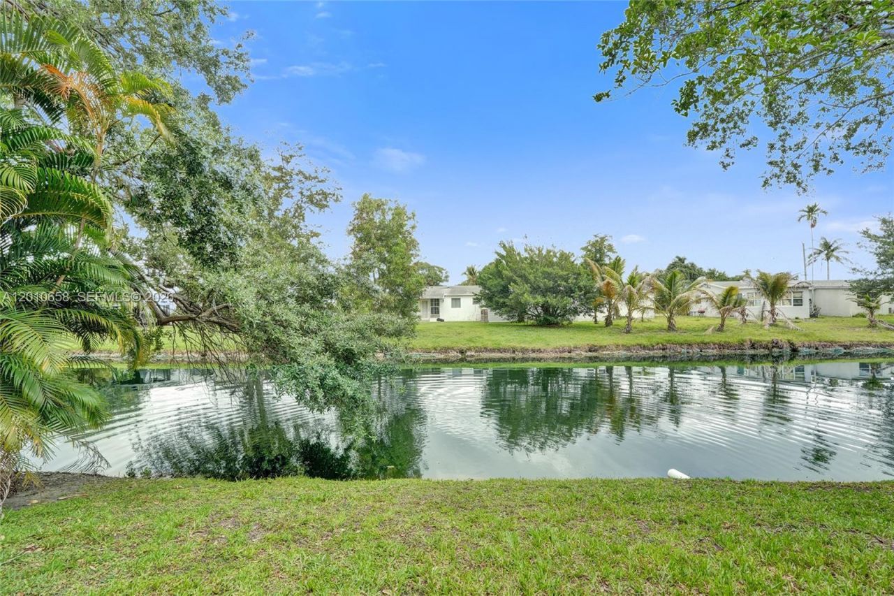 5950 Del Lago Cir , Unit 104, Sunrise, FL 33313 Photo