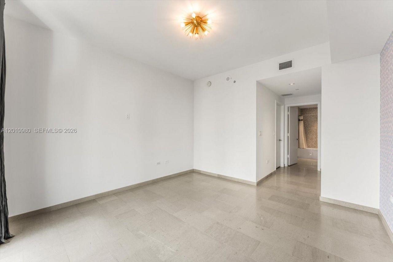 68 SE 6th St, Unit 2304, Miami, FL 33131 Photo