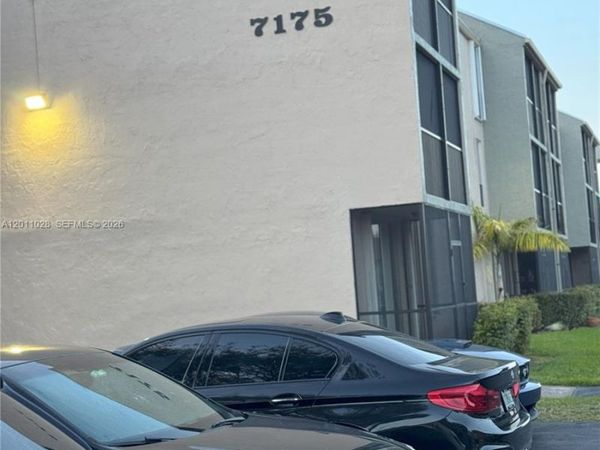 7175 Orange Dr , Unit 203H, Davie, FL 33314