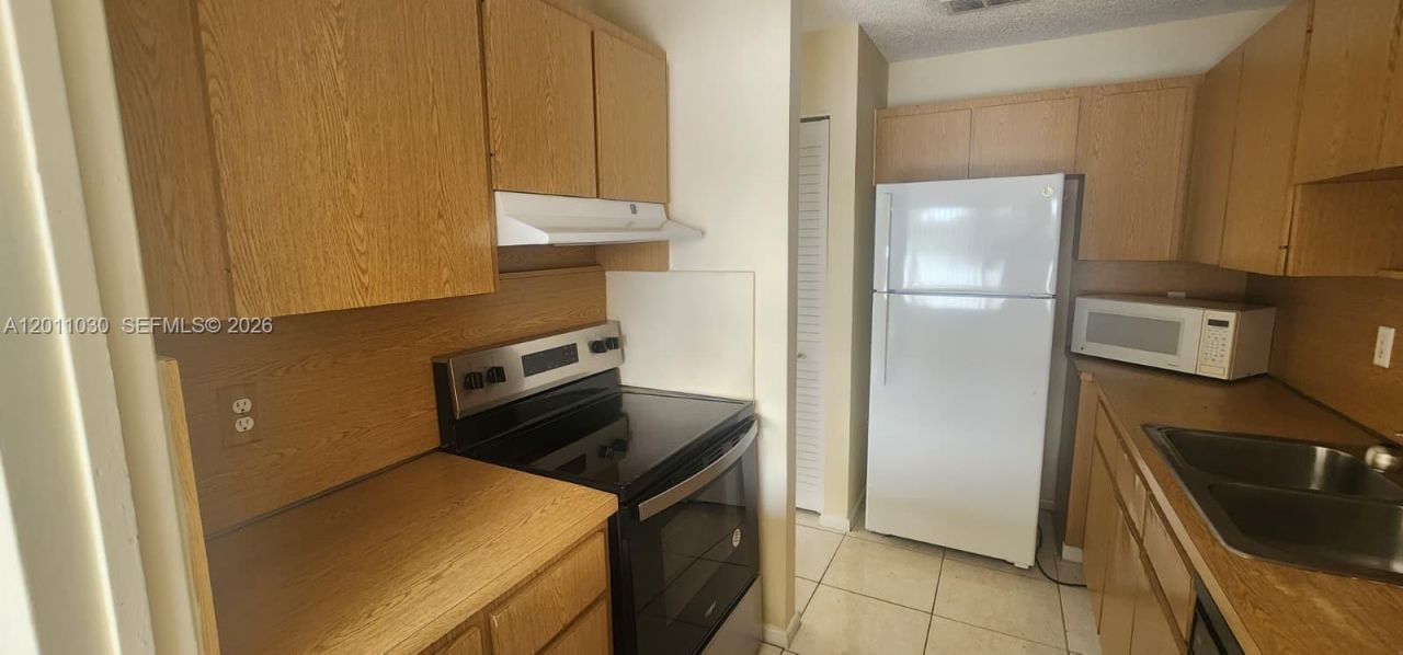 14313 SW 45th Ter, Unit 14313, Miami, FL 33175 Photo