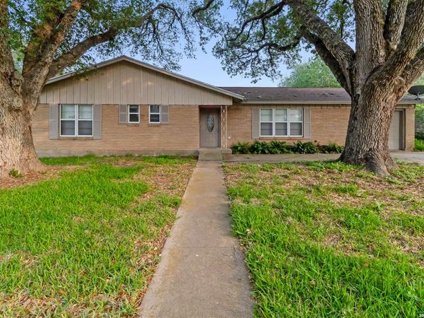 1410 ORIOLE LN, Beeville, TX 78102