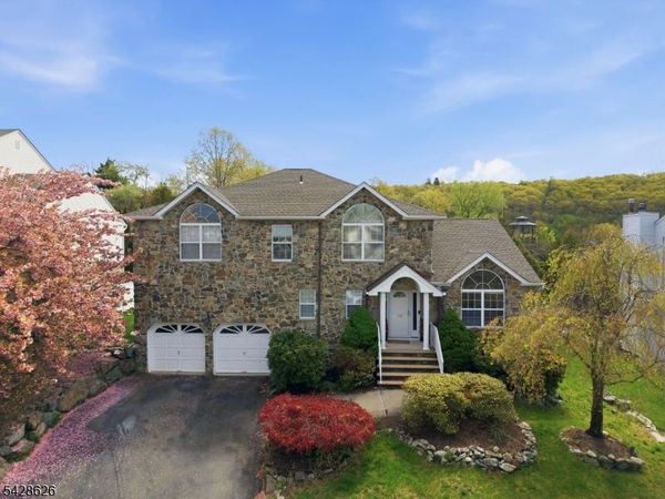 30 Elinora Dr, Wanaque, NJ 07465