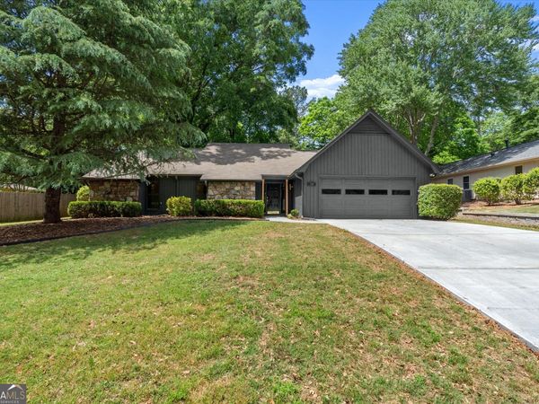20 Sweetwood Court, Roswell, GA 30076