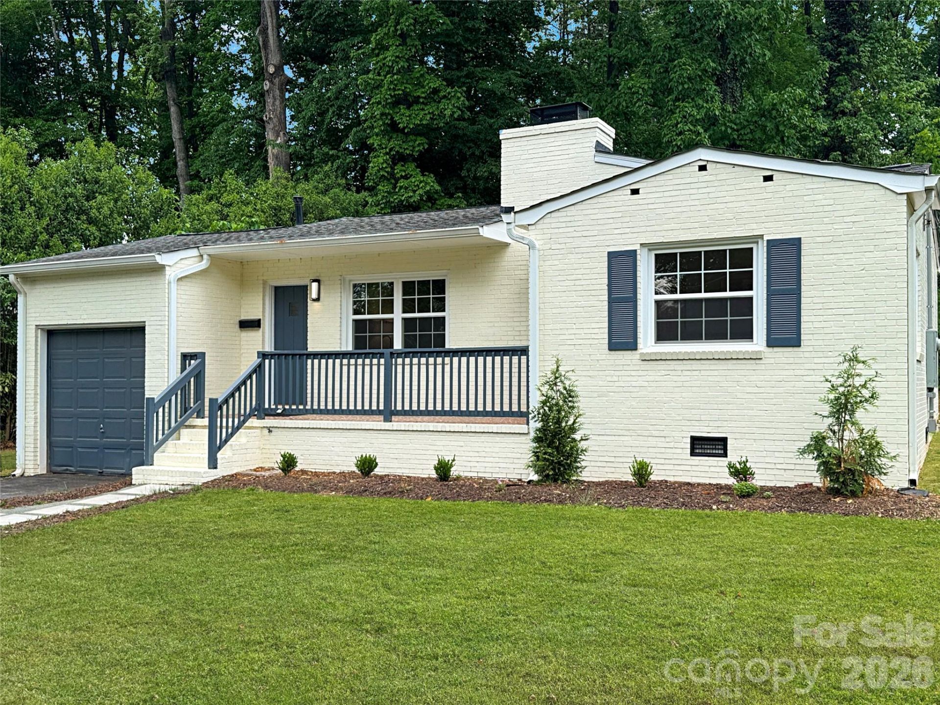 4065 Hiddenbrook Drive, Charlotte, NC 28205 Main Photo