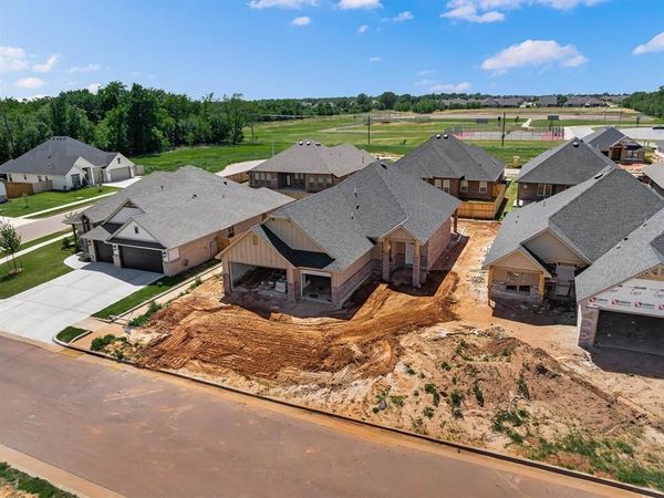 5109 Vine Cliff Road, Mustang, OK 73064