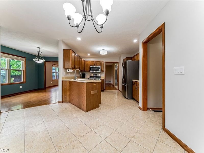 22461 Macbeth Avenue, Fairview Park, OH 44126 Photo 10