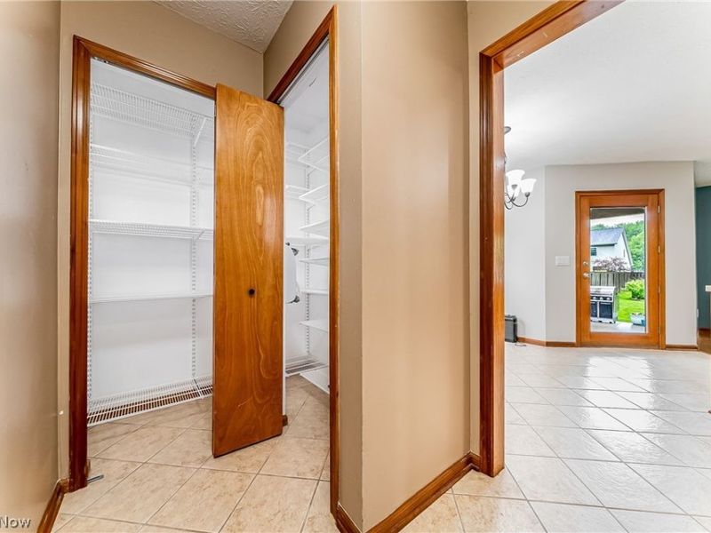 22461 Macbeth Avenue, Fairview Park, OH 44126 Photo 13
