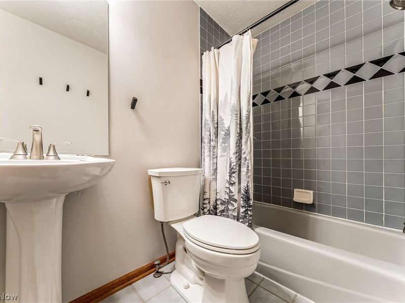22461 Macbeth Avenue, Fairview Park, OH 44126 Photo 25