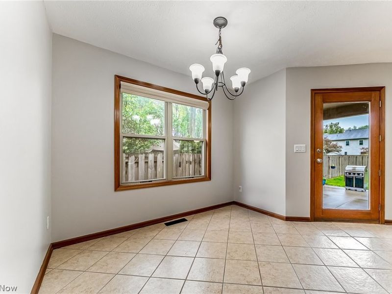 22461 Macbeth Avenue, Fairview Park, OH 44126 Photo 8