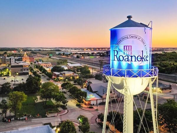 204 N Pine Street, Roanoke, TX 76262