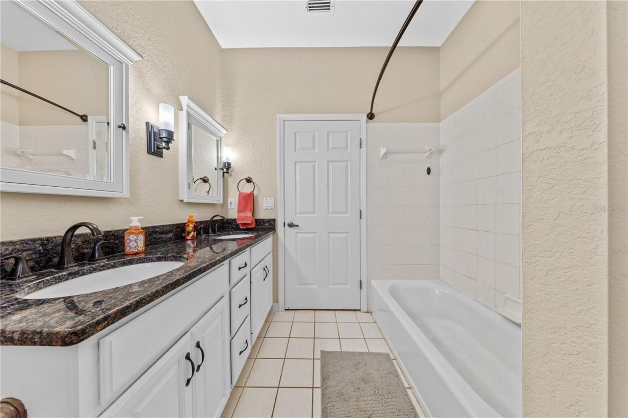 1095 W Lake Hamilton Drive, Winter Haven, FL 33881 Photo