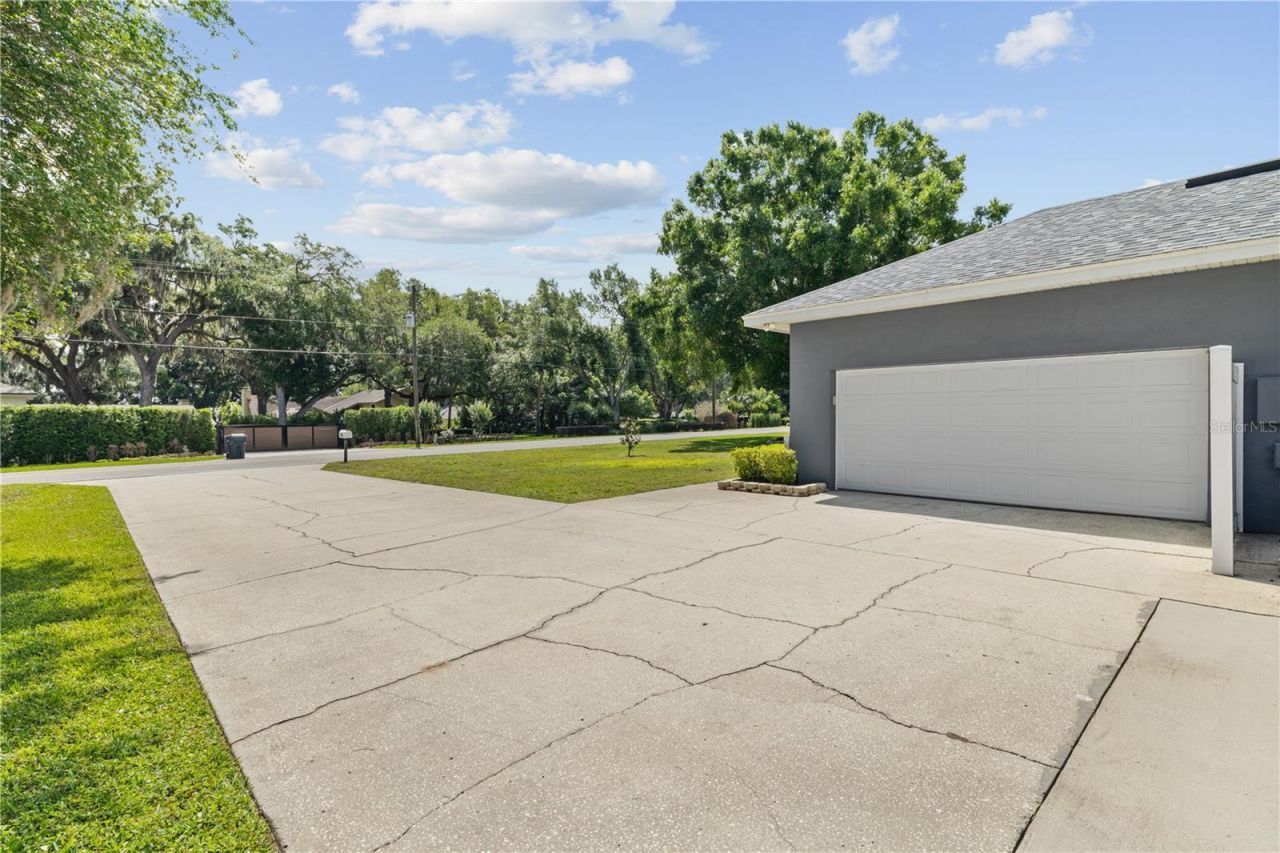 1095 W Lake Hamilton Drive, Winter Haven, FL 33881 Photo