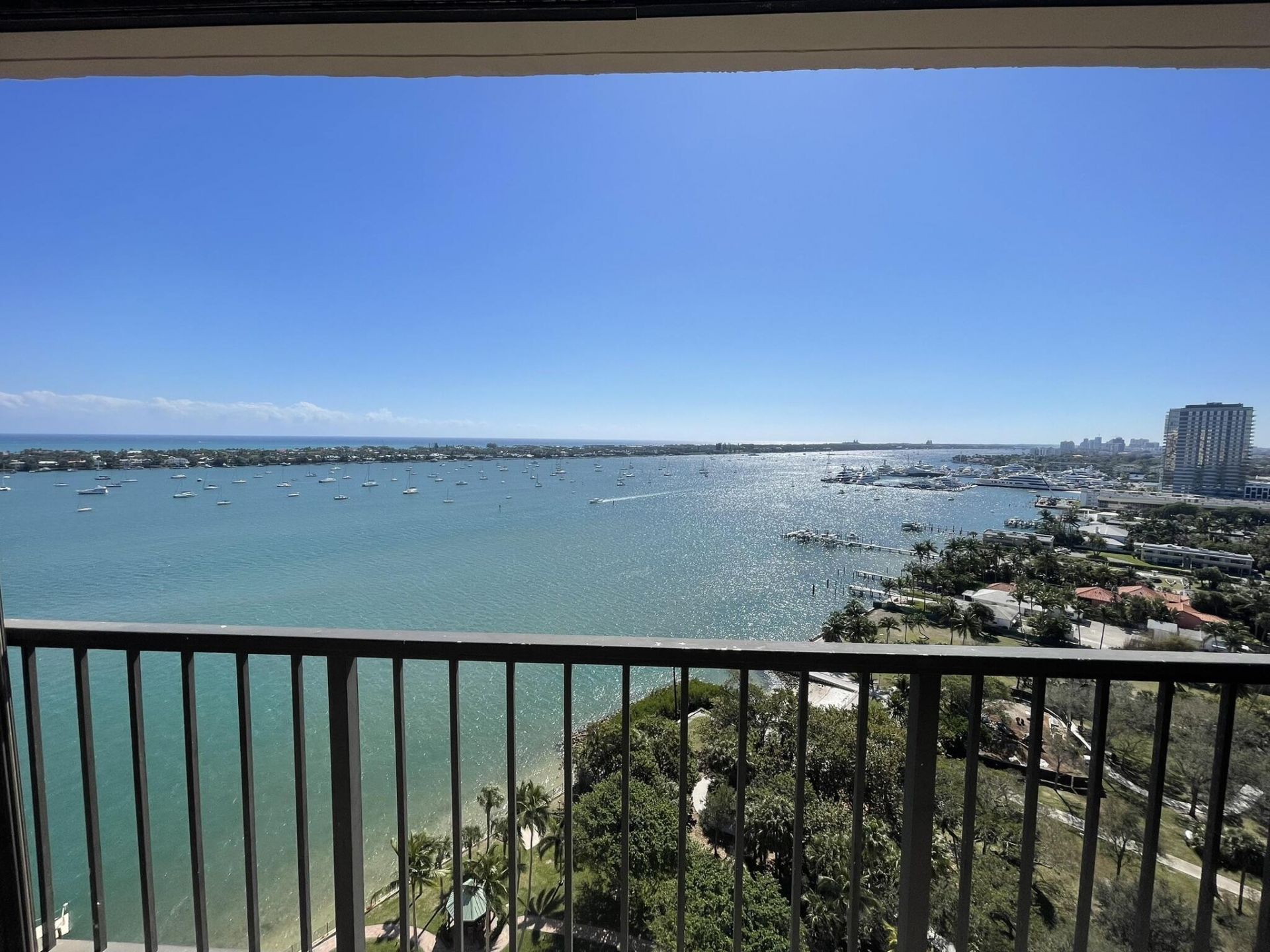 5200 N Flagler Drive, Unit 2004, West Palm Beach, FL 33407 Photo