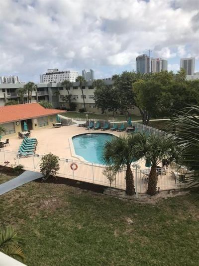 270 Layne Boulevard, Unit 308, Hallandale Beach, FL 33009 Photo