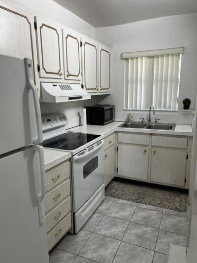270 Layne Boulevard, Unit 308, Hallandale Beach, FL 33009 Photo