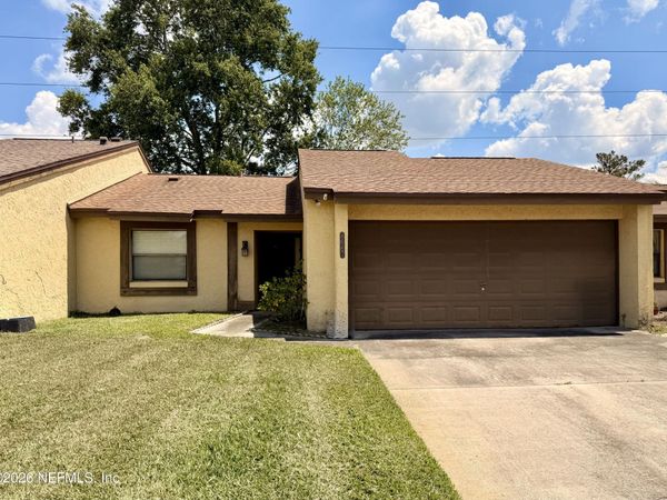 8667 DEERMOSS Way E, Jacksonville, FL 32217