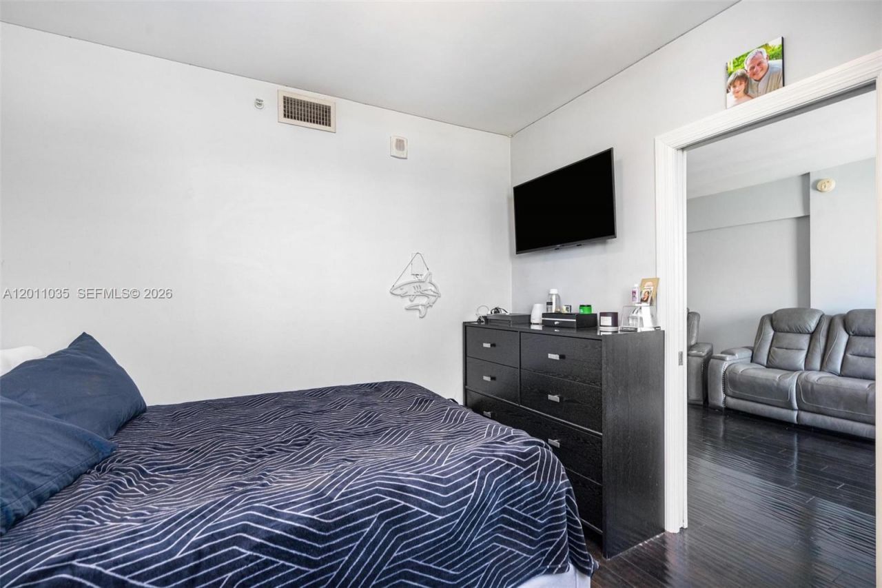 2829 Indian Creek Dr, Unit 1209, Miami Beach, FL 33140 Photo