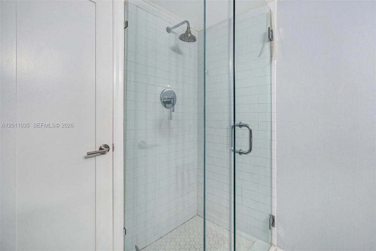 2829 Indian Creek Dr, Unit 1209, Miami Beach, FL 33140 Photo