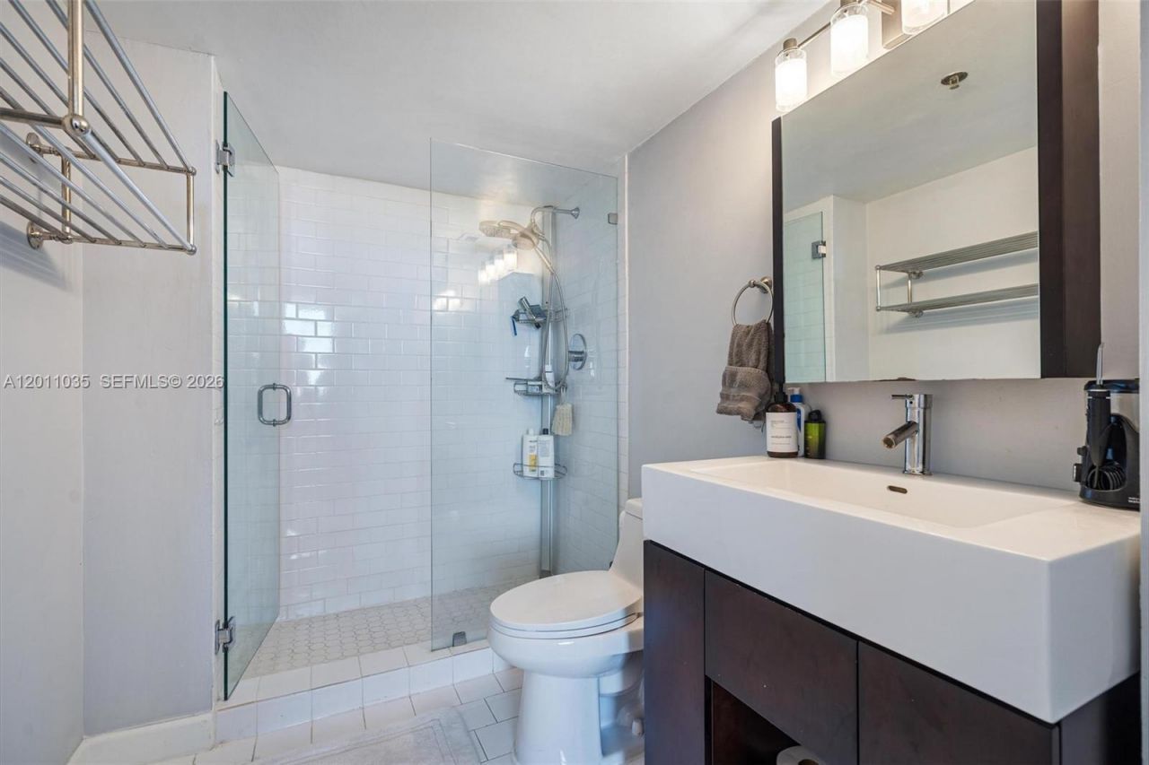2829 Indian Creek Dr, Unit 1209, Miami Beach, FL 33140 Photo