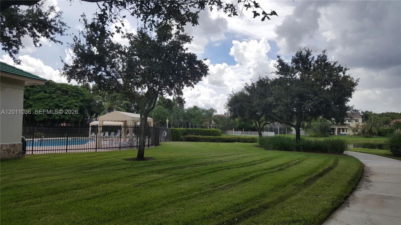 897 Briar Ridge Rd , Unit 897, Weston, FL 33327 Photo