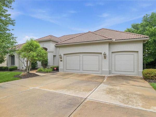 9714 Wild Rose Lane, Lenexa, KS 66227