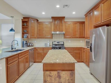 1057 Marseille Ln, Roseville, CA 95747 Photo