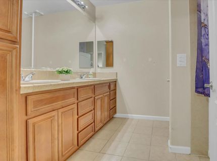 1057 Marseille Ln, Roseville, CA 95747 Photo
