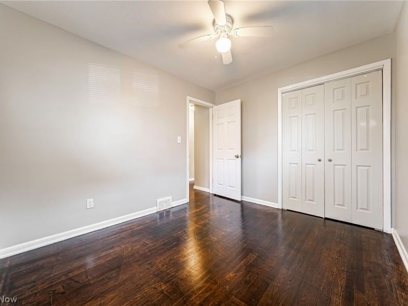 575 W Glendale Street, Bedford, OH 44146 Photo 24