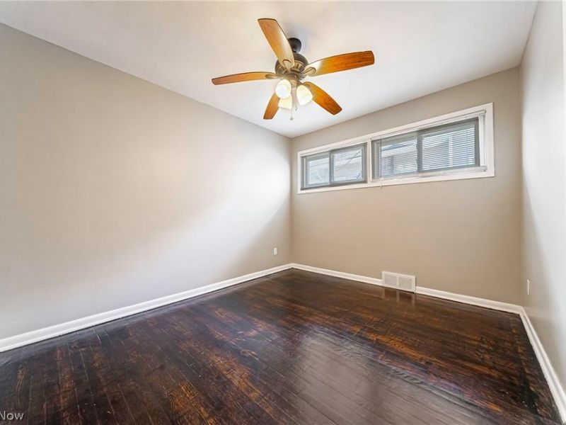 575 W Glendale Street, Bedford, OH 44146 Photo 27