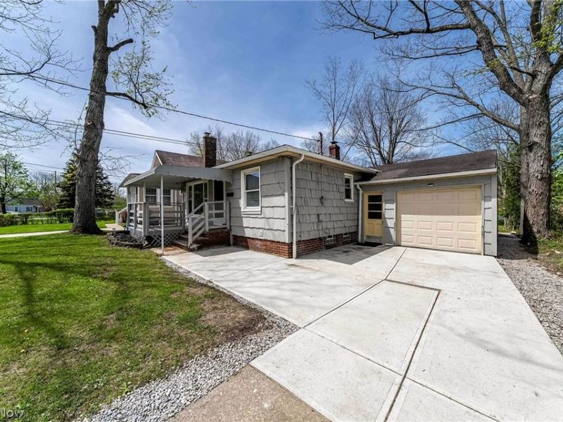 575 W Glendale Street, Bedford, OH 44146 Photo 3