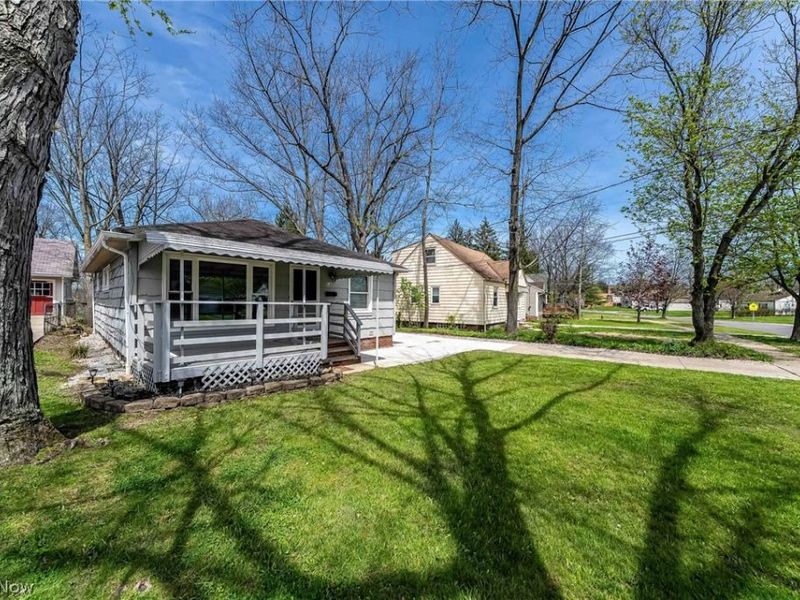 575 W Glendale Street, Bedford, OH 44146 Photo 7